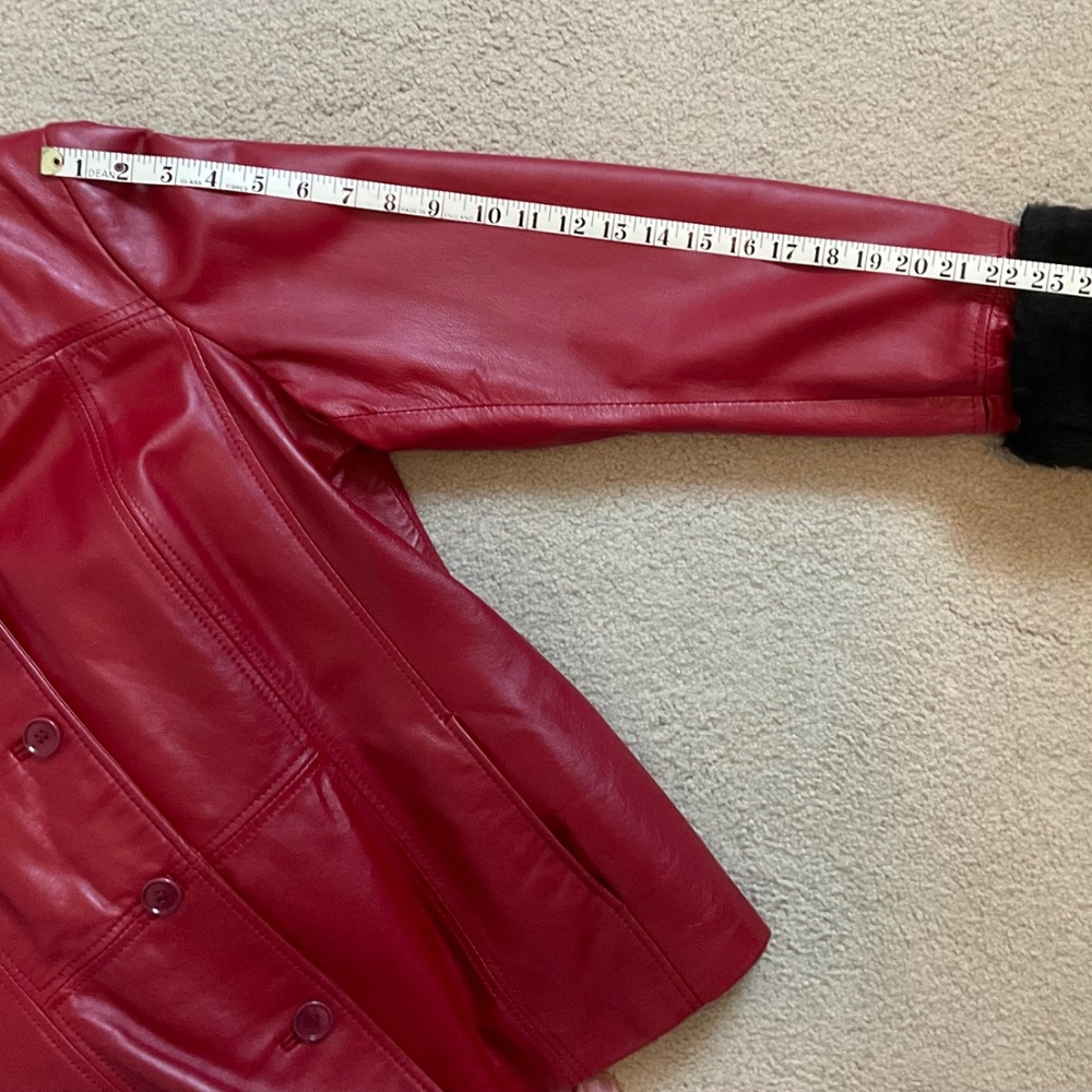 Womens Danier red leather jacket size large. - Picture 6 of 9